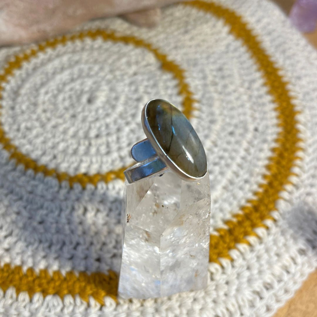 Anillo Durga ajustable · Labradorita y Plata