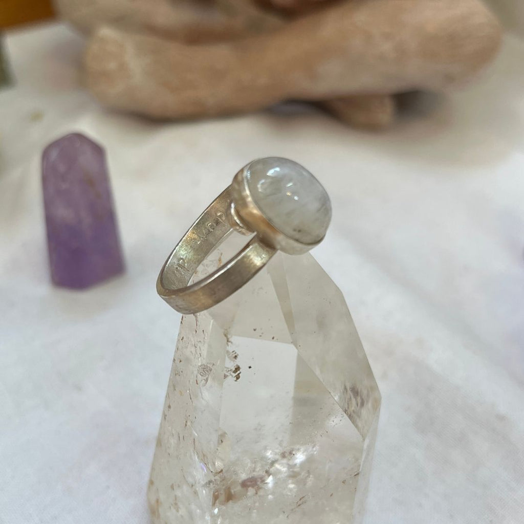 Anillo Durga de piedra luna