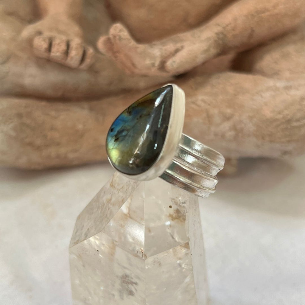 Anillo MERECEDORA de labradorita