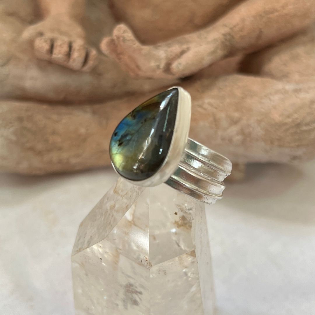 Anillo MERECEDORA de labradorita
