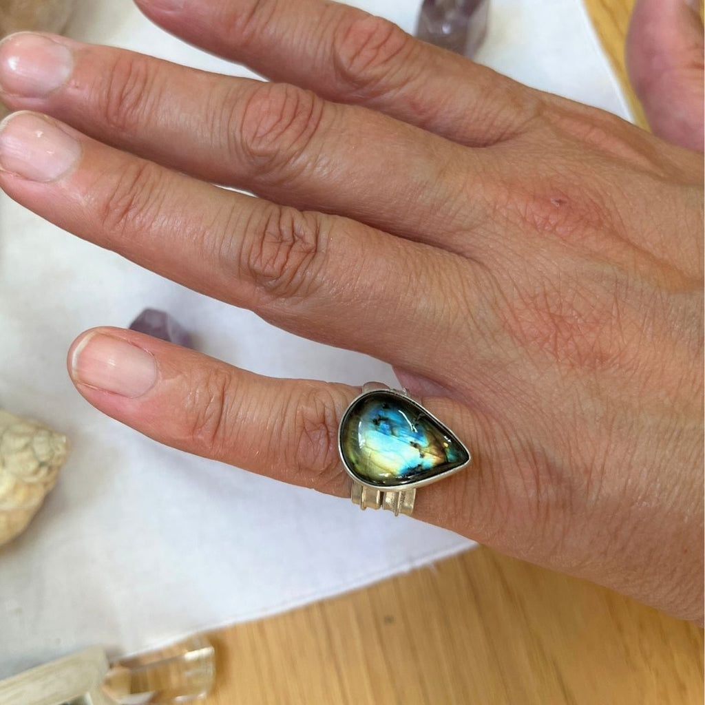 Anillo MERECEDORA de labradorita