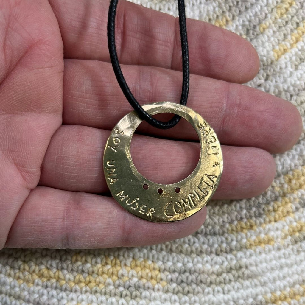 Colgante Completa y Libre · Bronce