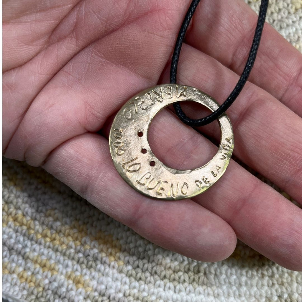 Colgante Completa y Libre · Bronce