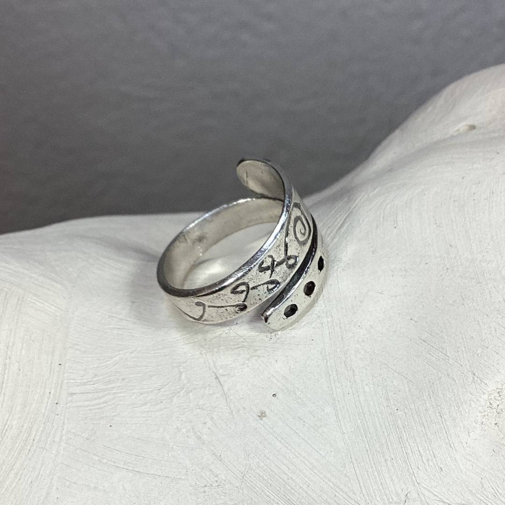 Anillo UNALOME