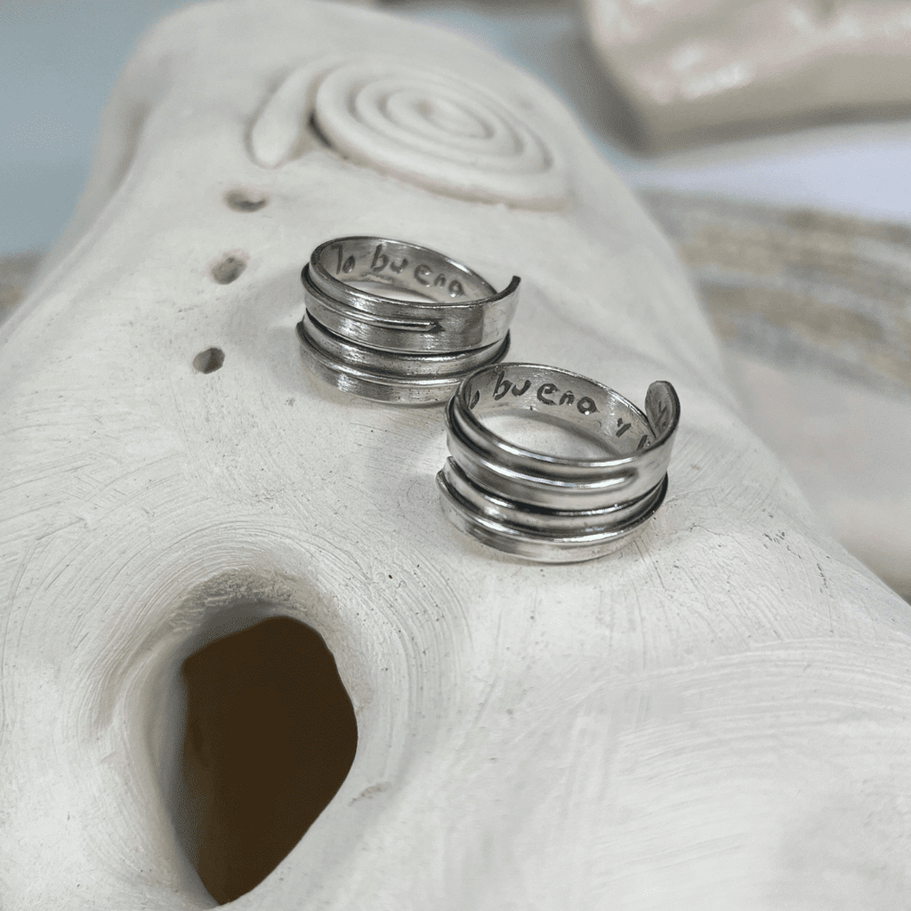 Pack regalo con dos anillos ajustables Merecedora de plata de ley con frase grabada en el interior Yo Merezco Todo Lo Bueno Y Lindo De La Vida
