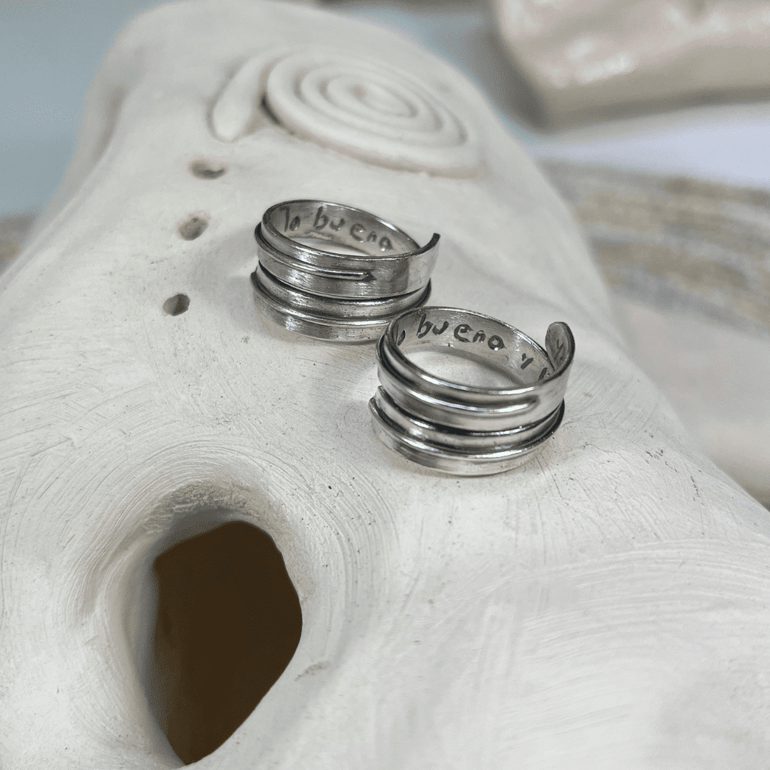 Pack regalo con dos anillos ajustables Merecedora de plata de ley con frase grabada en el interior Yo Merezco Todo Lo Bueno Y Lindo De La Vida